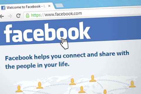 The facebook homepage screen, with the address bar visible showing www.facebook.com