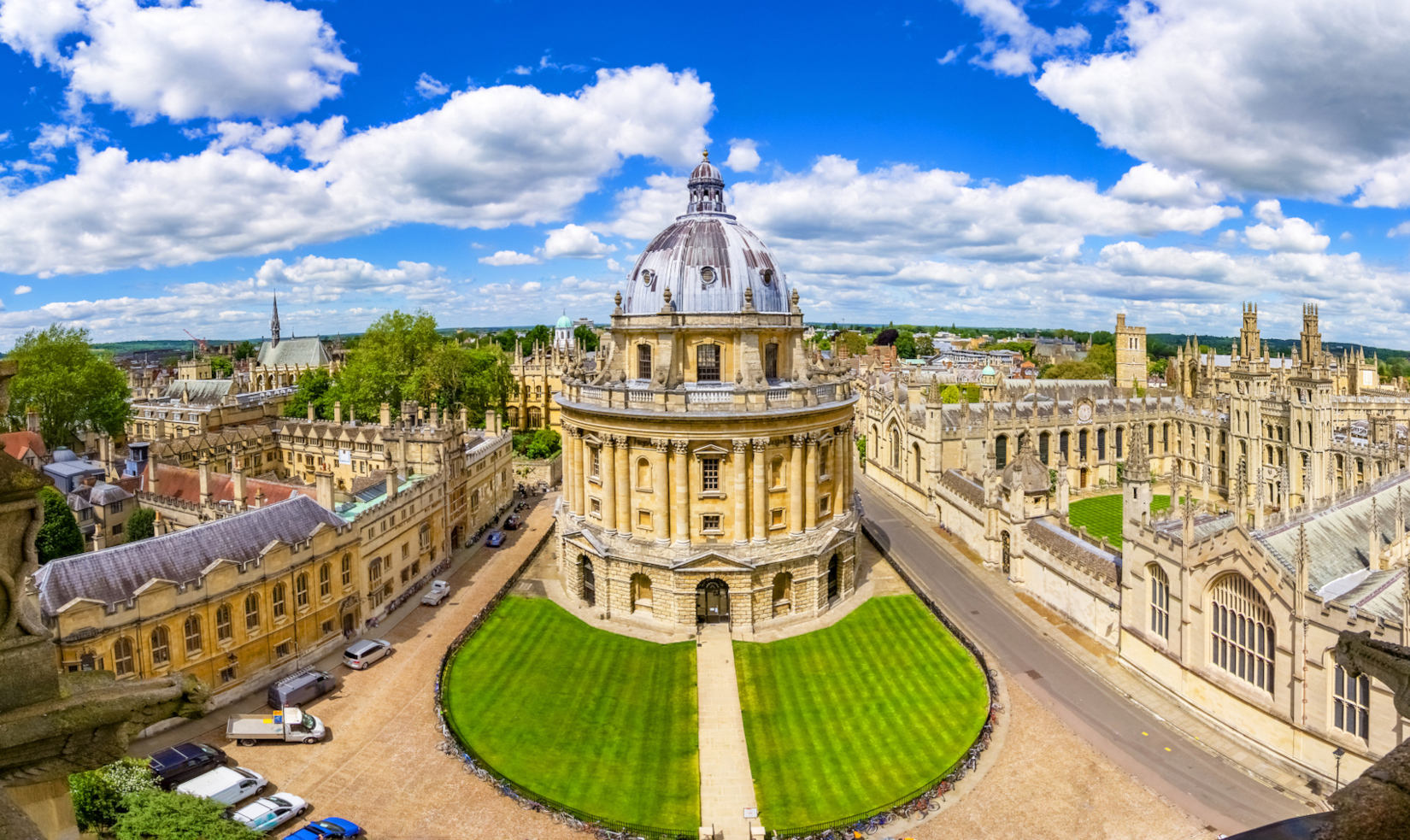 Oxford university town. Оксфордский университет Великобритания. Сити-оф-Оксфорд университет. Оксфорд город в Великобритании. Англия графство Оксфордшир Оксфорд Оксфордский университет.