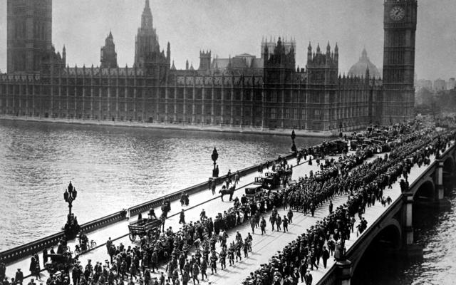 US troops on Westminster Bridge, London, Sept 5, 1917
