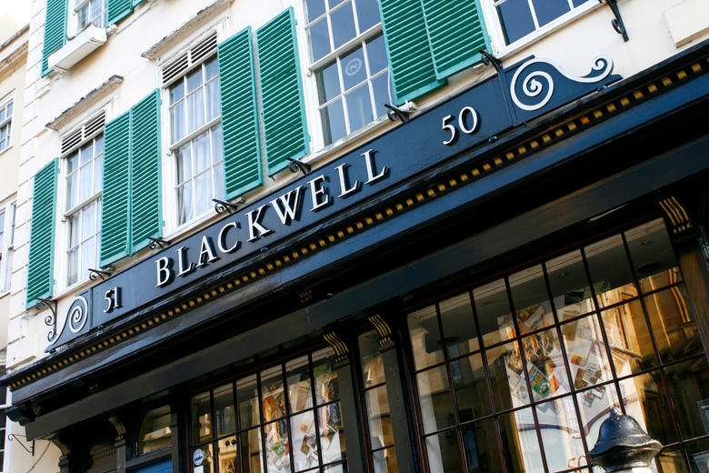 Blackwell's shop front at 50 Broad Street Oxford