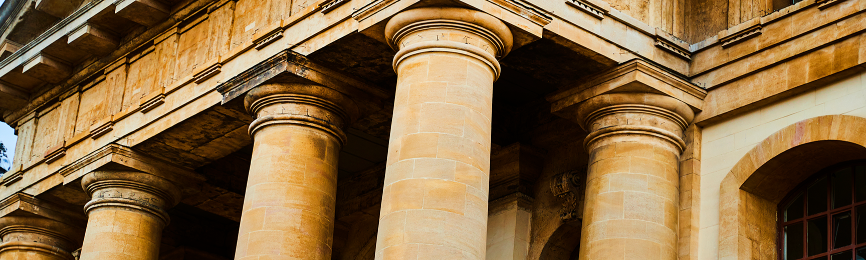 Oxford building pillars