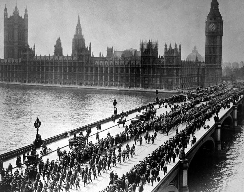 US troops on Westminster Bridge, London, Sept 5, 1917