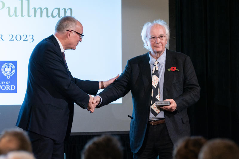 Bodley Librarian hands medal to Sir Philip Pullman