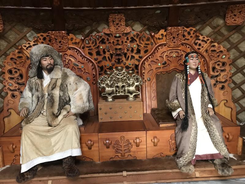 Recreations of Genghis Khan and Börte, sat on thrones
